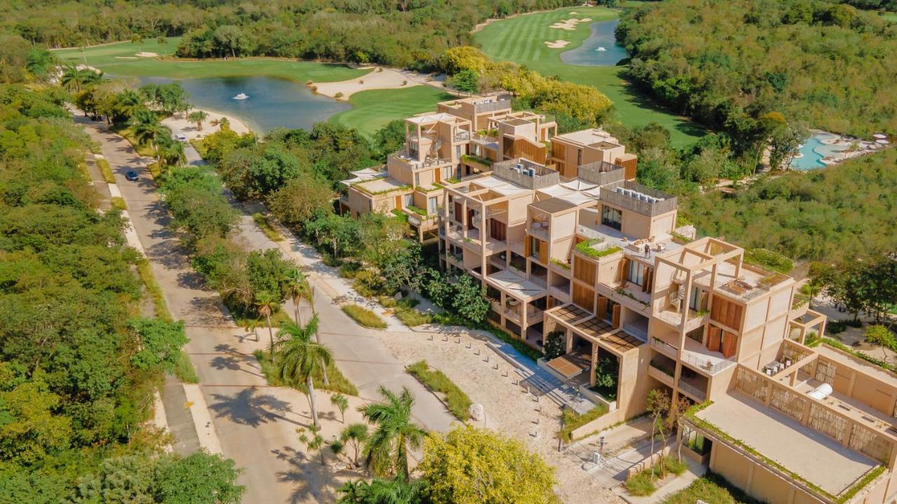 Lumina At The Village Luxury Residences In Corasol Плая дел Кармен Екстериор снимка