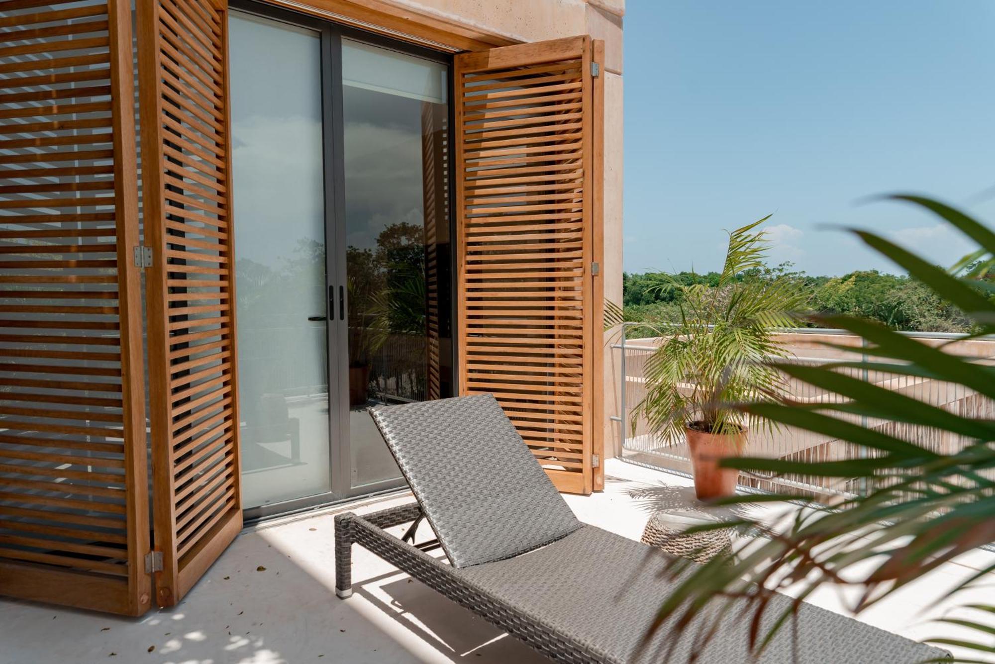 Lumina At The Village Luxury Residences In Corasol Плая дел Кармен Екстериор снимка
