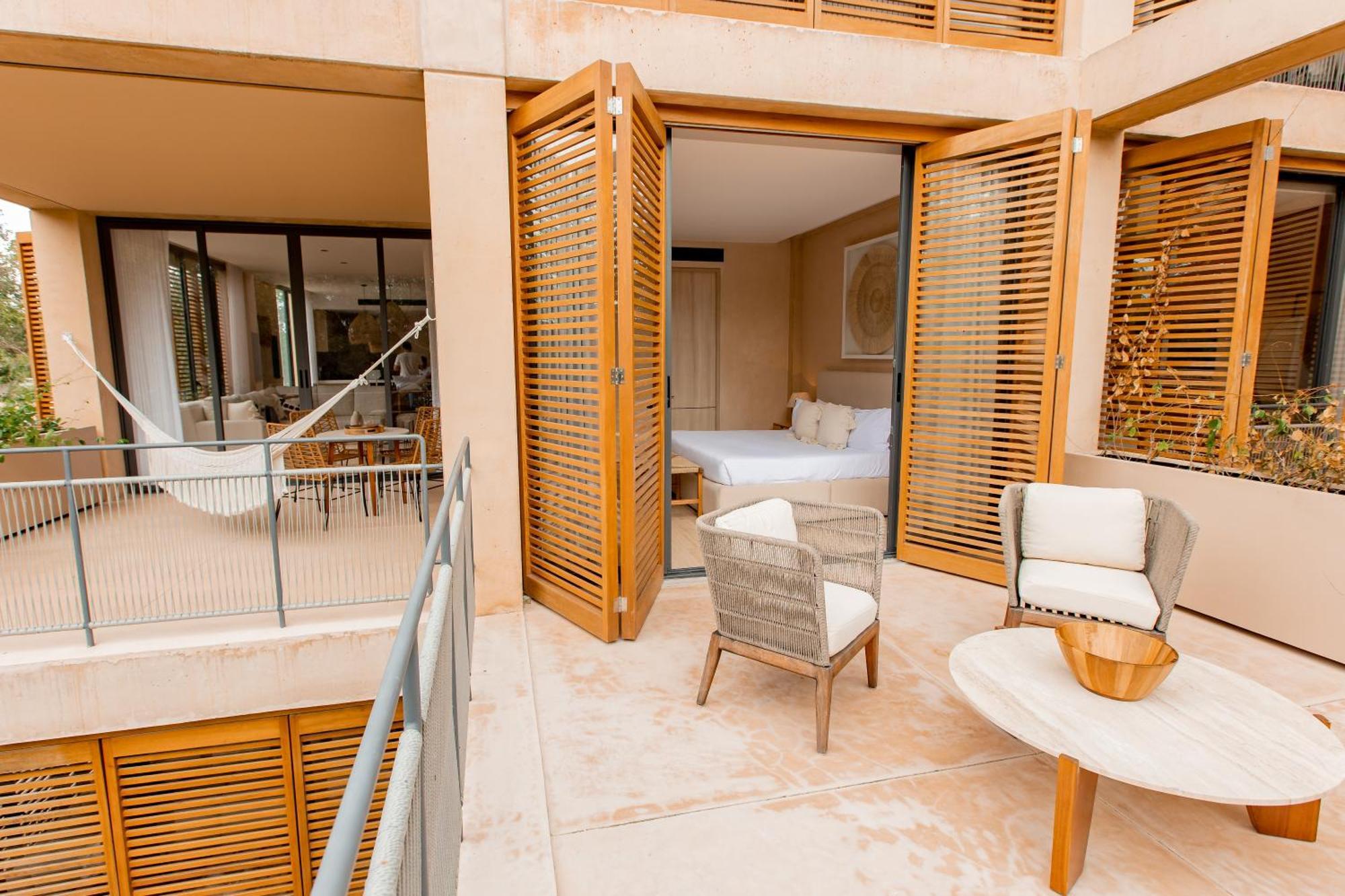 Lumina At The Village Luxury Residences In Corasol Плая дел Кармен Стая снимка