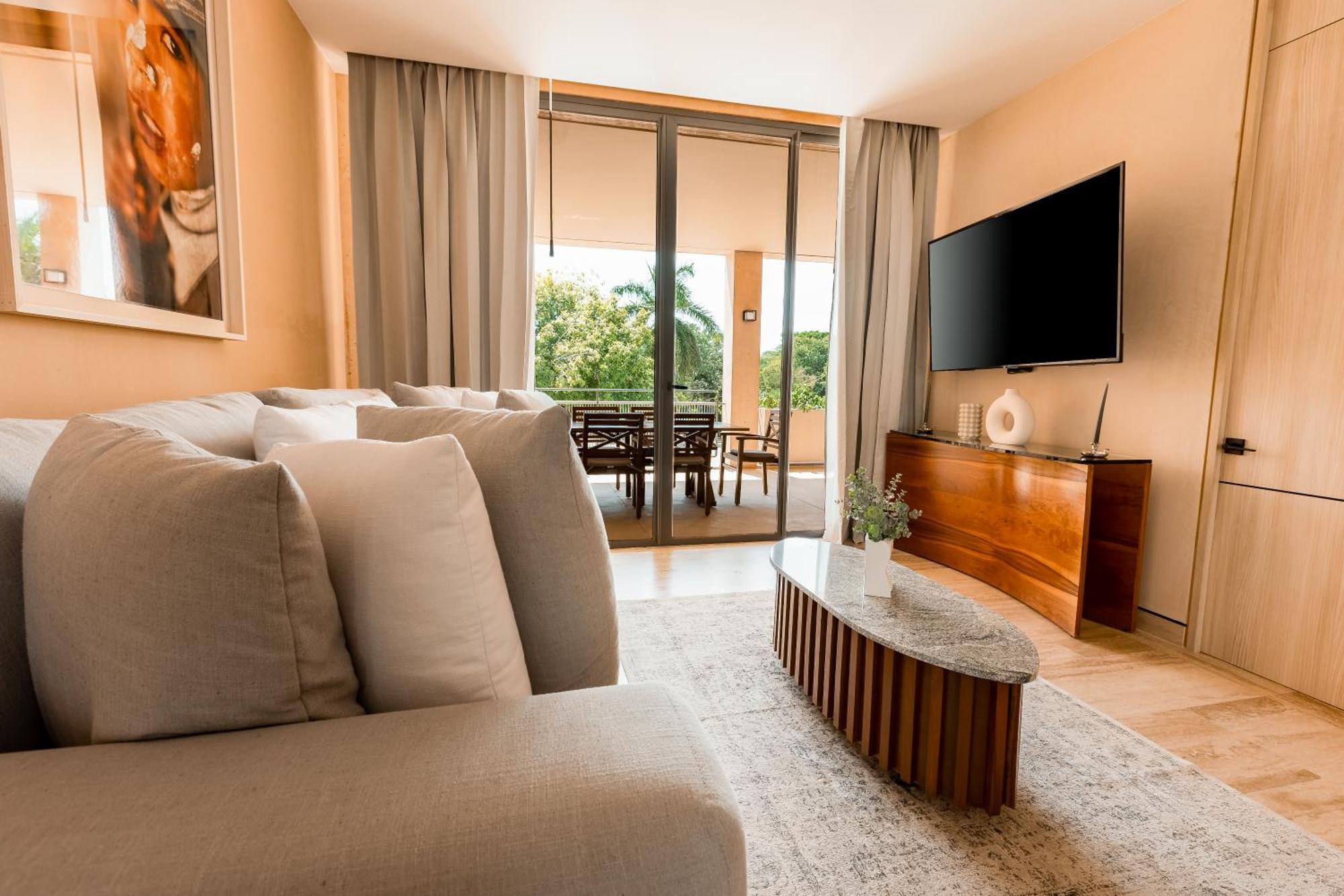 Lumina At The Village Luxury Residences In Corasol Плая дел Кармен Екстериор снимка