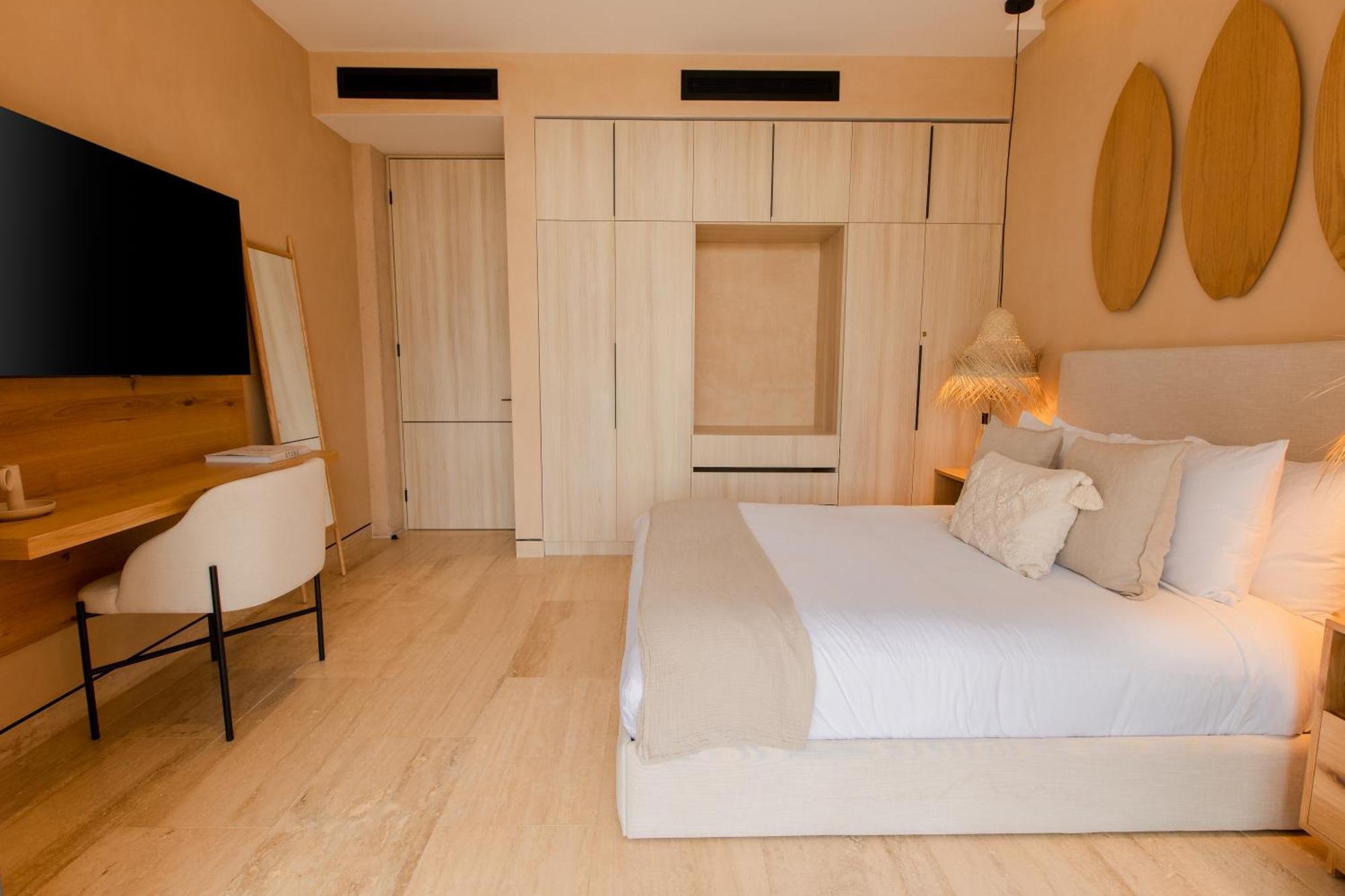 Lumina At The Village Luxury Residences In Corasol Плая дел Кармен Екстериор снимка